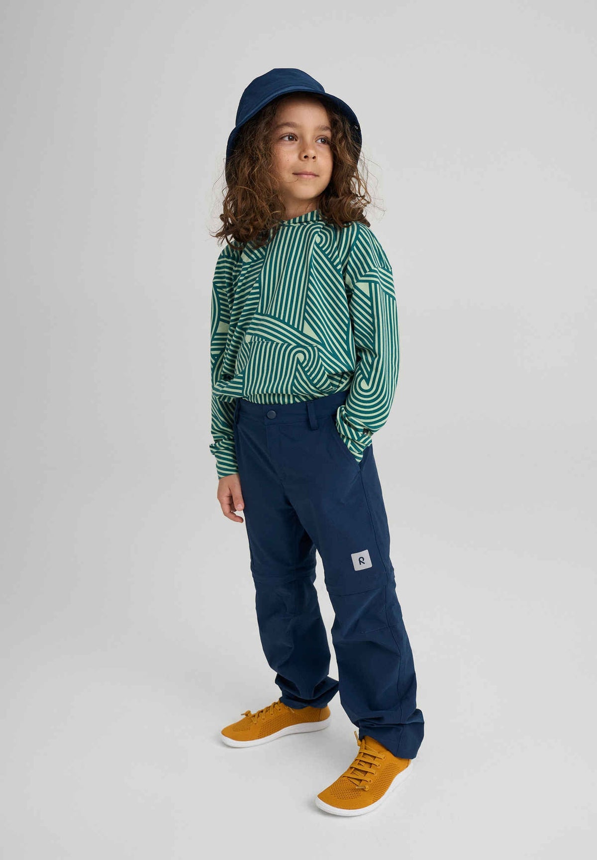 6980