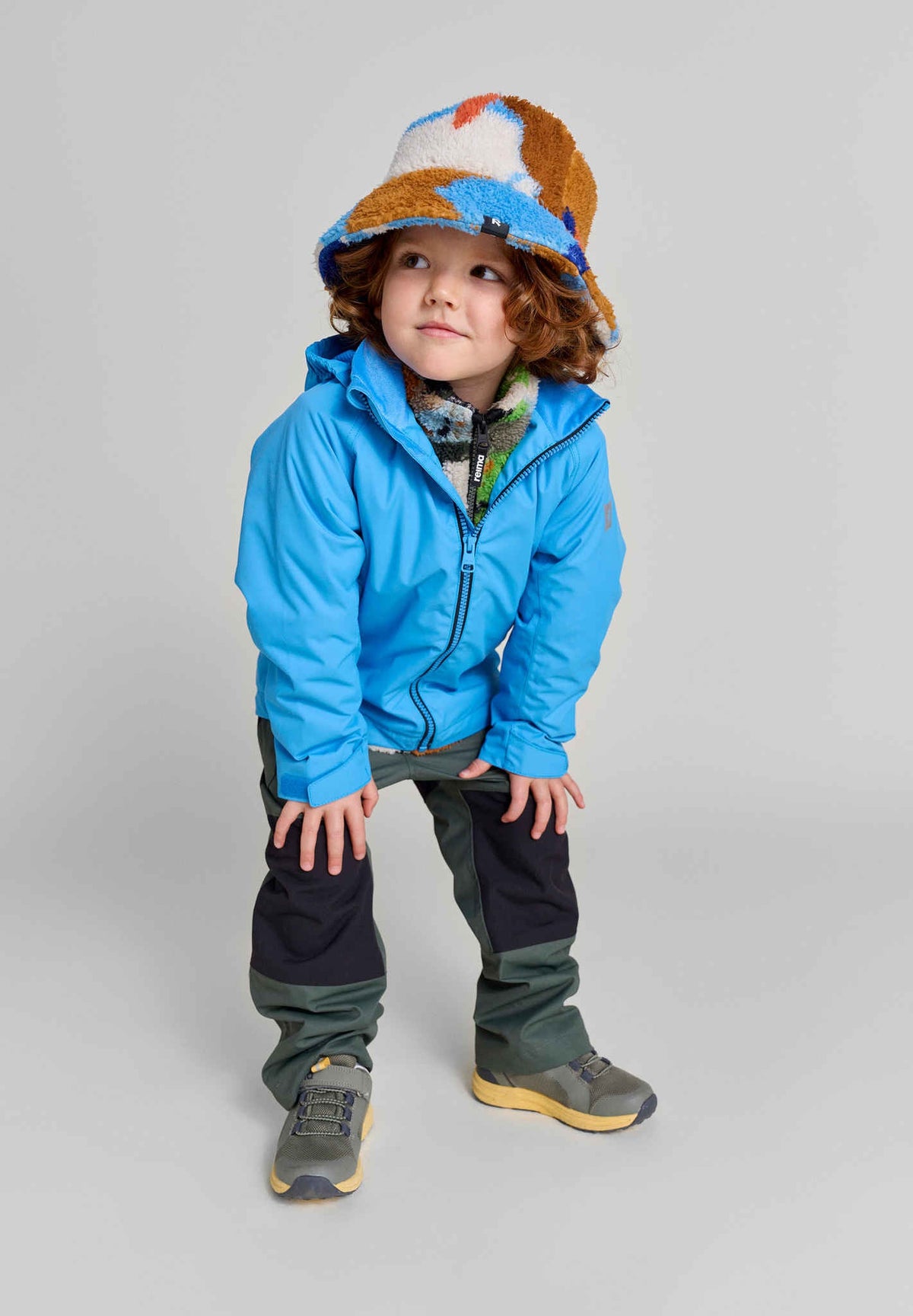 8920